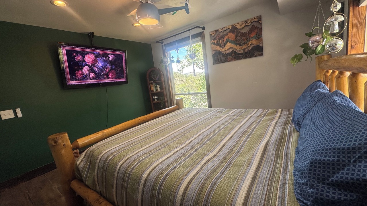 Photo of Bedroom in Kerr Gulch
