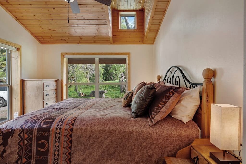 Photo of Bedroom in South Fork