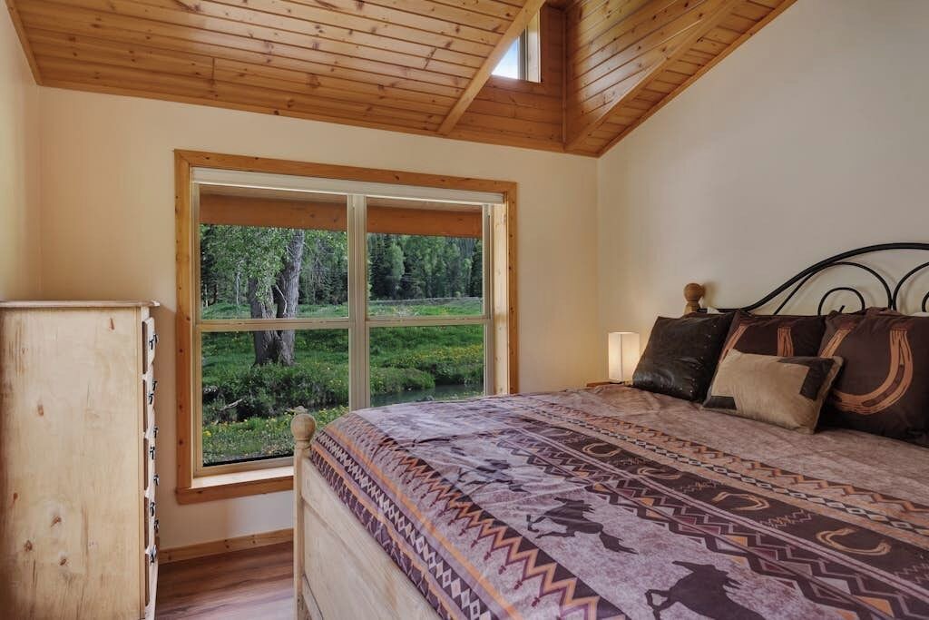 Photo of Bedroom in South Fork