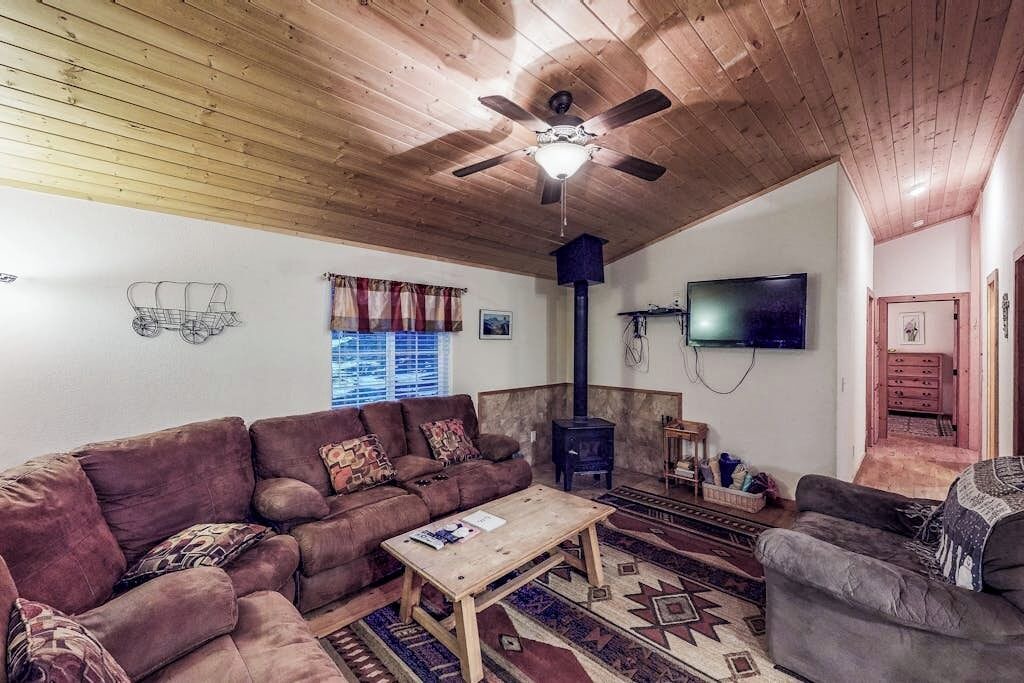 Photo of Livingroom in South Fork
