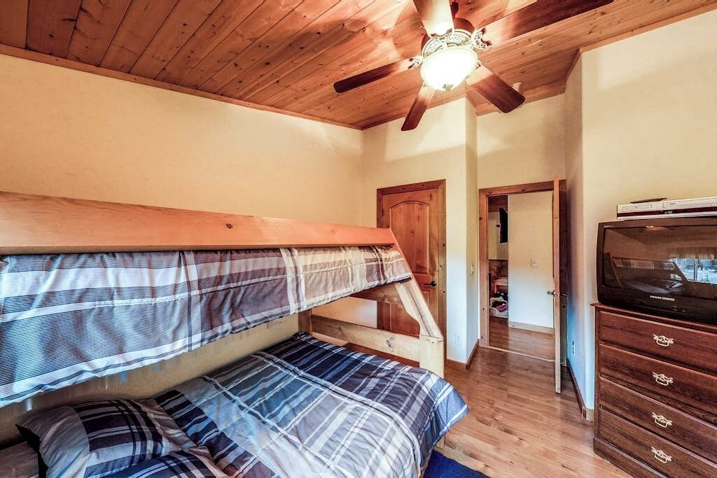 Photo of Bedroom in South Fork