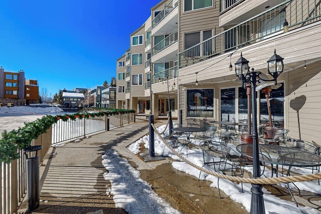 Photo of Outdoor in Lakeside Village