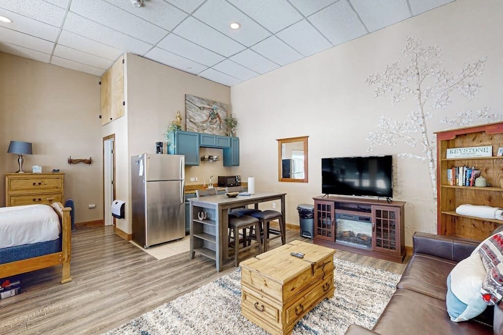 Photo of Bedroom in Lakeside Village
