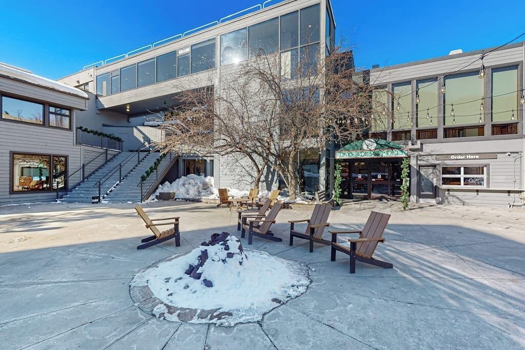 Photo of Outdoor in Lakeside Village