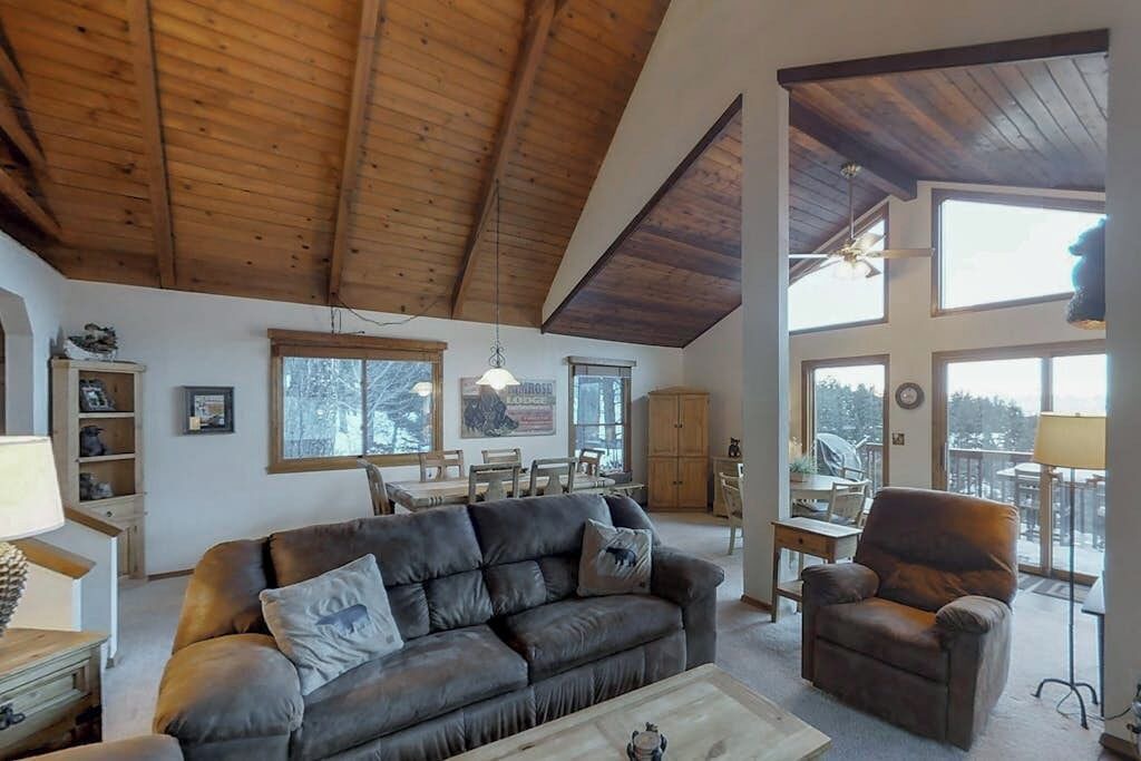 Photo of Livingroom in Purgatory