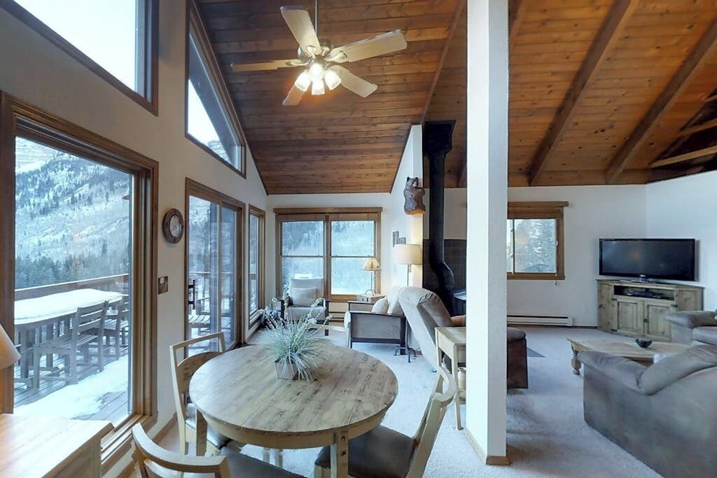 Photo of Livingroom in Purgatory