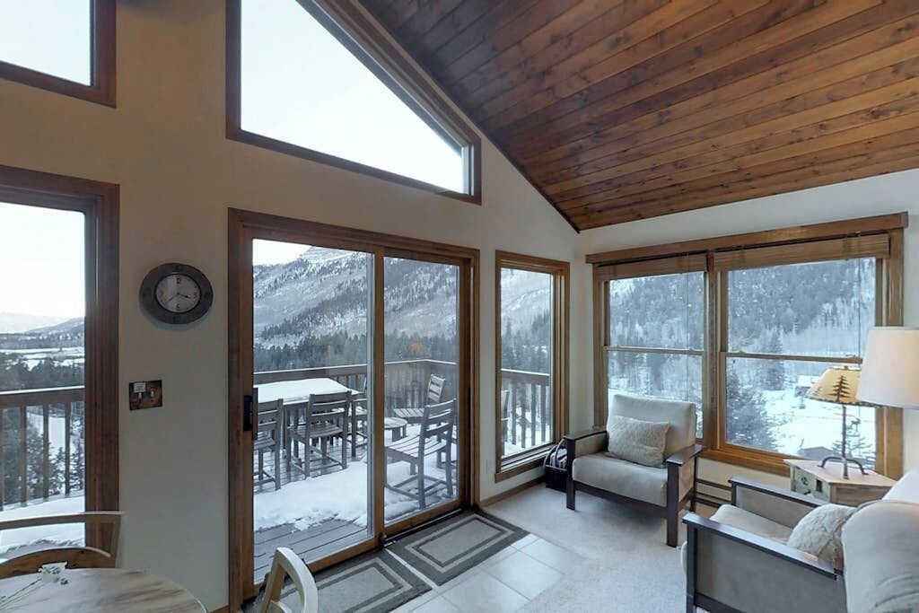 Photo of Livingroom in Purgatory