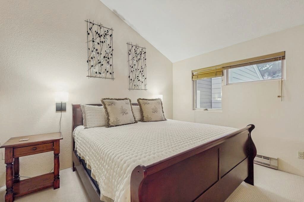 Photo of Bedroom in Edwards