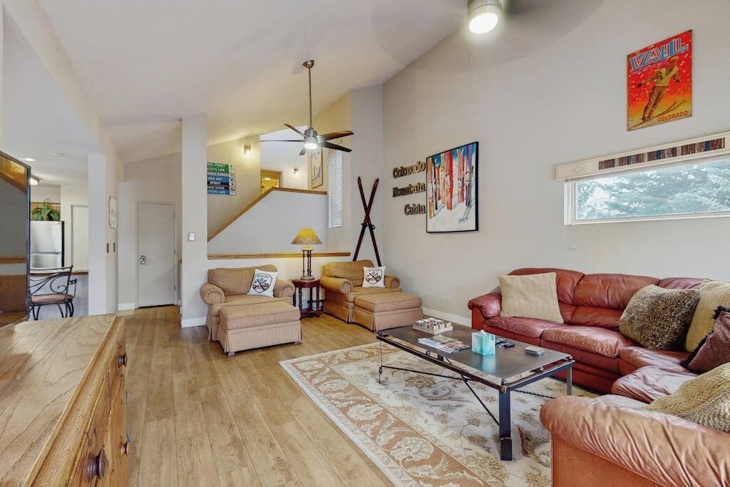 Photo of Livingroom in Edwards