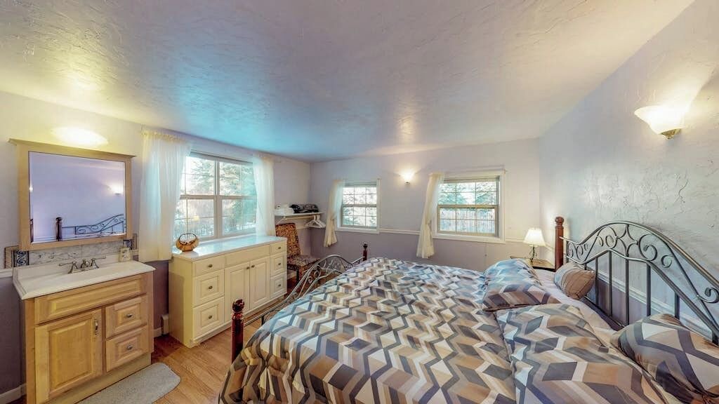 Photo of Bedroom in South Fork
