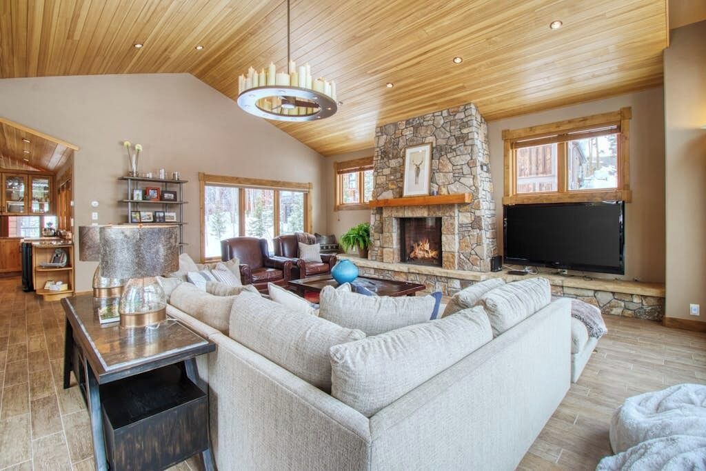 Photo of Livingroom in Warrior's Mark West