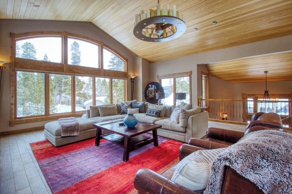 Photo of Livingroom in Warrior's Mark West