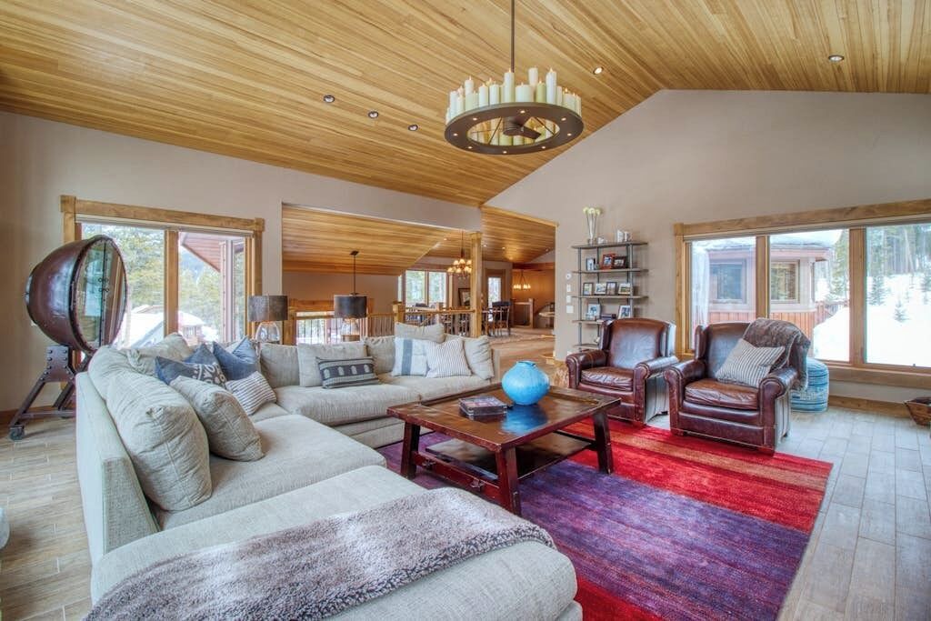 Photo of Livingroom in Warrior's Mark West