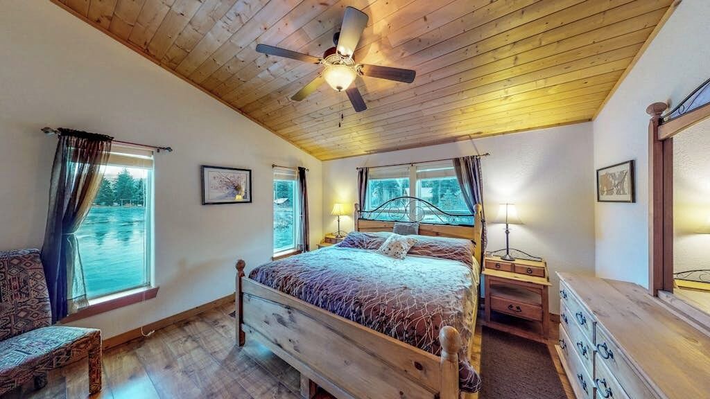 Photo of Bedroom in South Fork