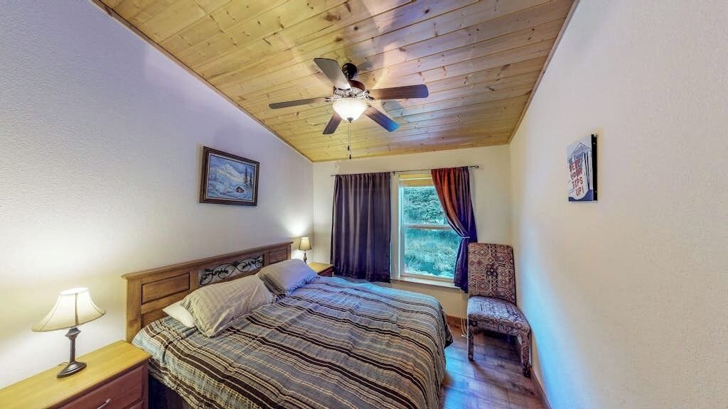 Photo of Bedroom in South Fork