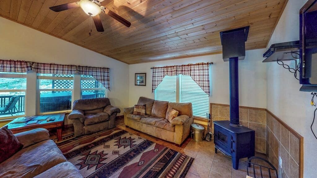 Photo of Livingroom in South Fork