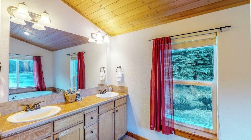 Photo of Bathroom in South Fork