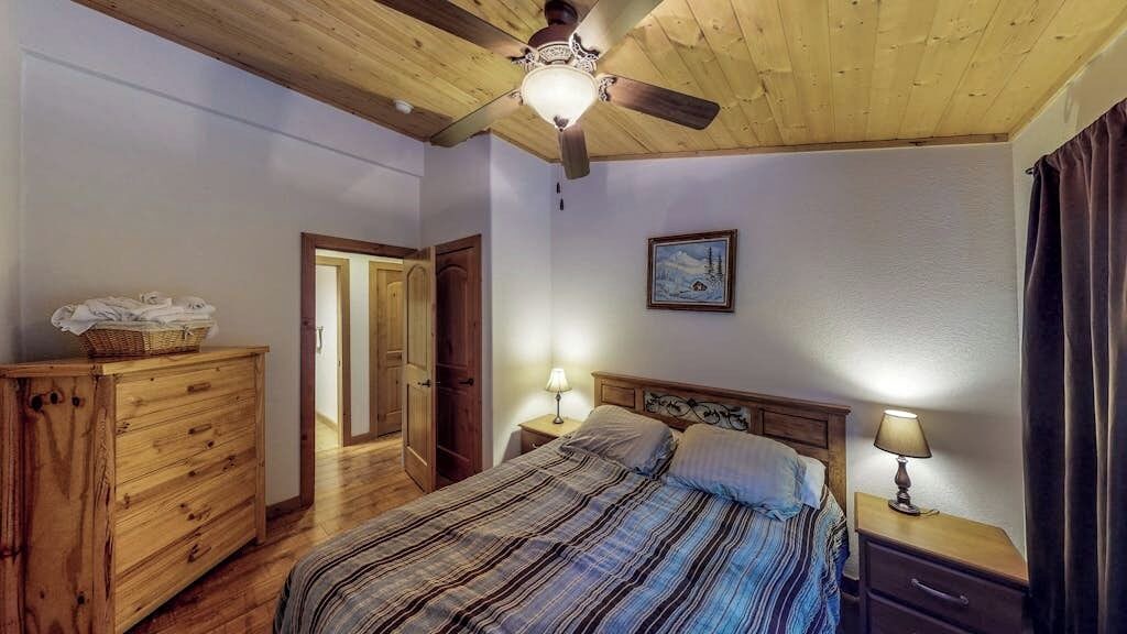 Photo of Bedroom in South Fork