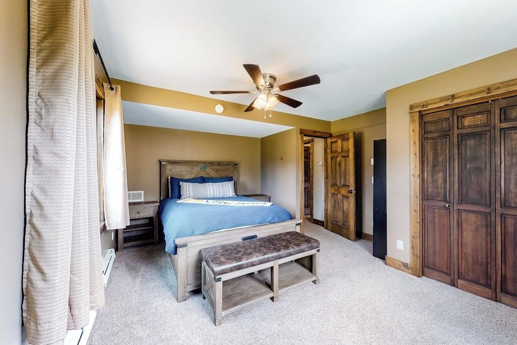 Photo of Bedroom in Summit Cove