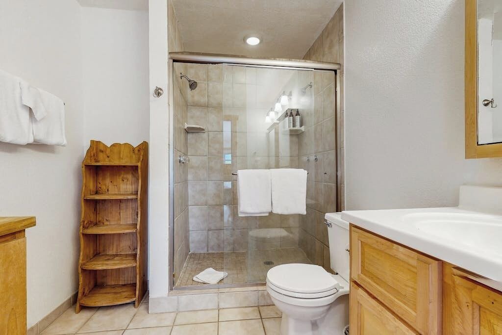 Photo of Bathroom in Summit Cove