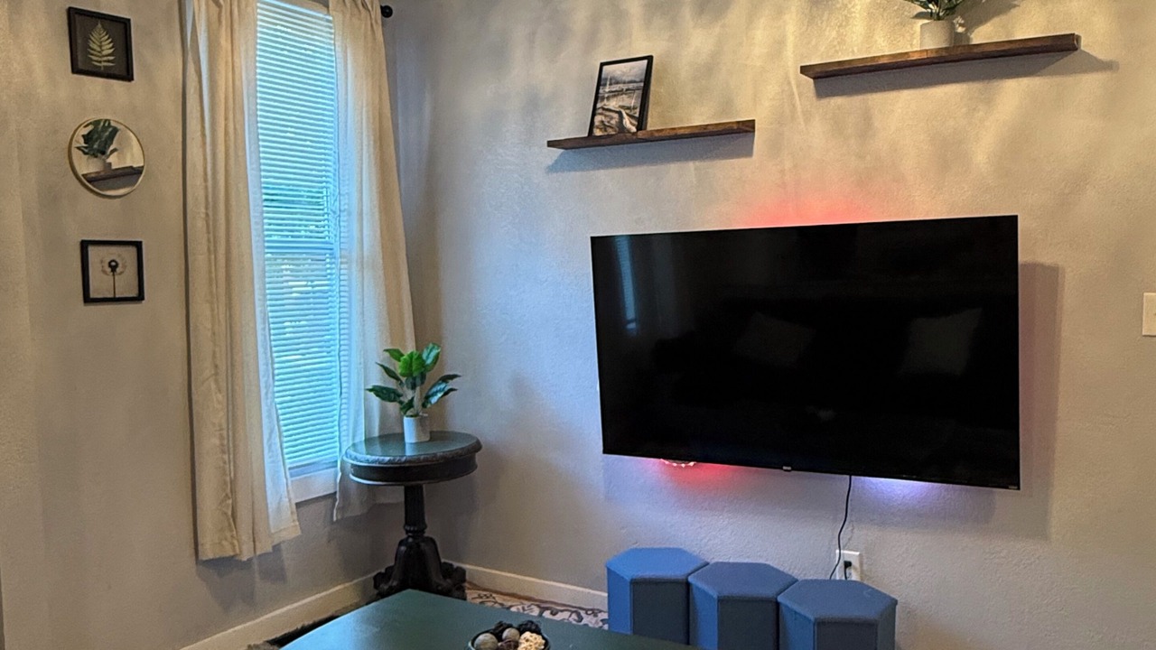Photo of Livingroom in Northeast Kansas City