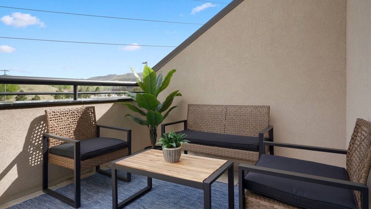 Photo of Outdoor in Golden