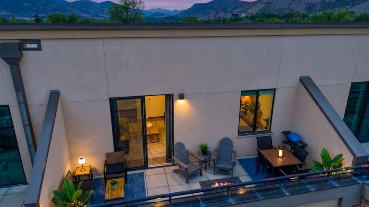 Photo of Outdoor in Golden
