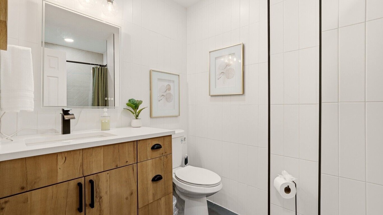 Photo of Bathroom in Applewood Villages