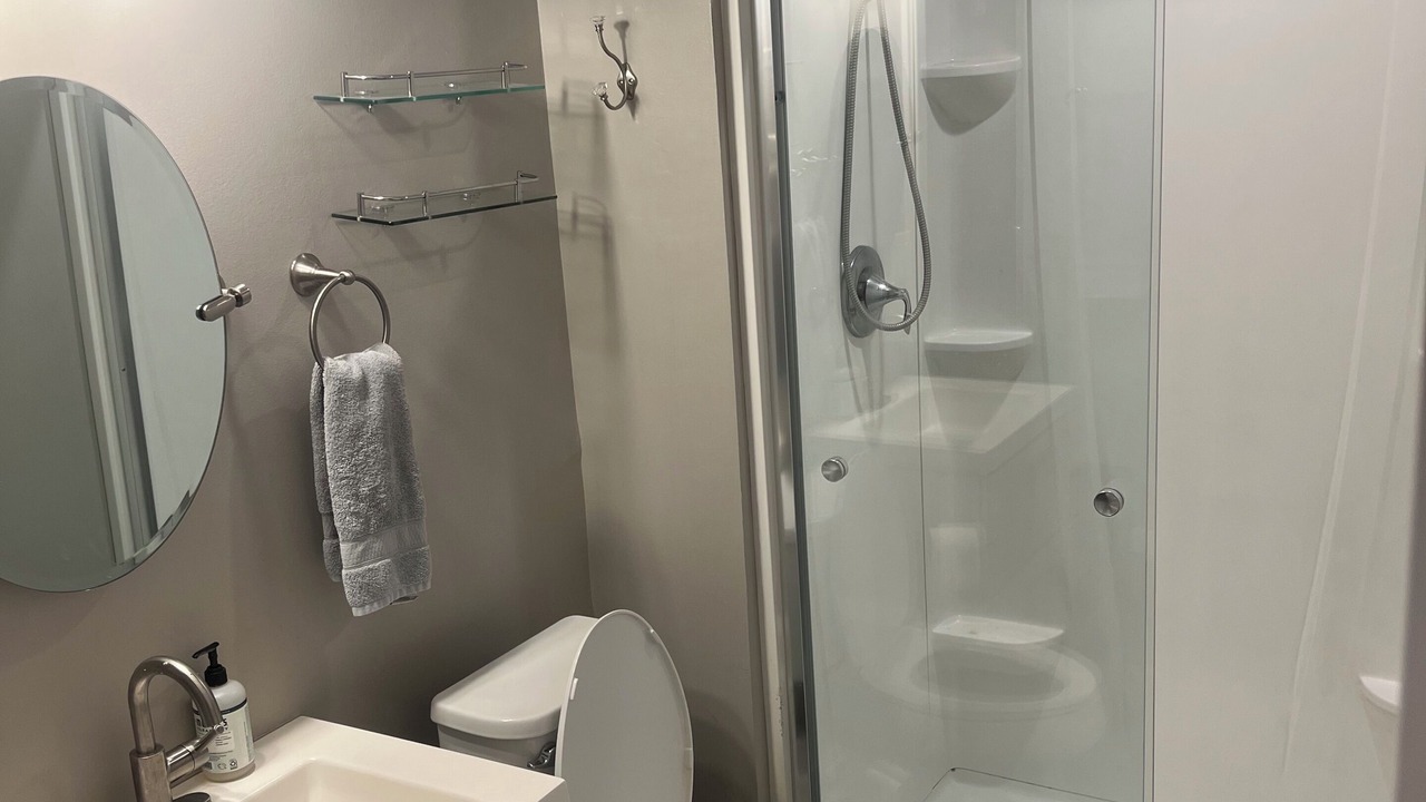 Photo of Bathroom in Aksarben - Elmwood Park