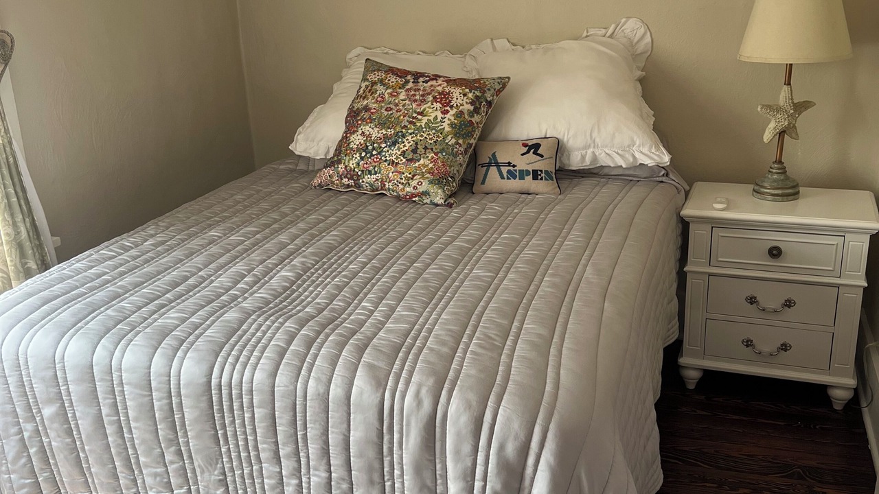 Photo of Bedroom in Aksarben - Elmwood Park