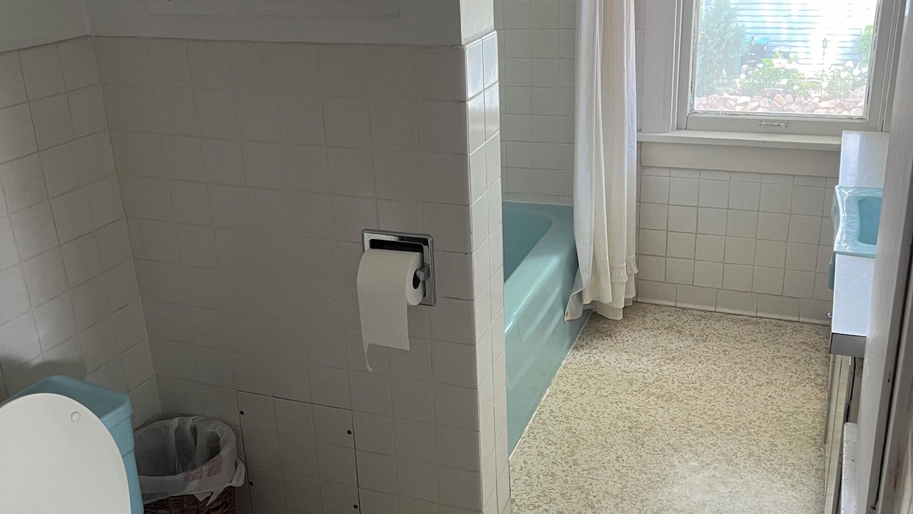Photo of Bathroom in Aksarben - Elmwood Park