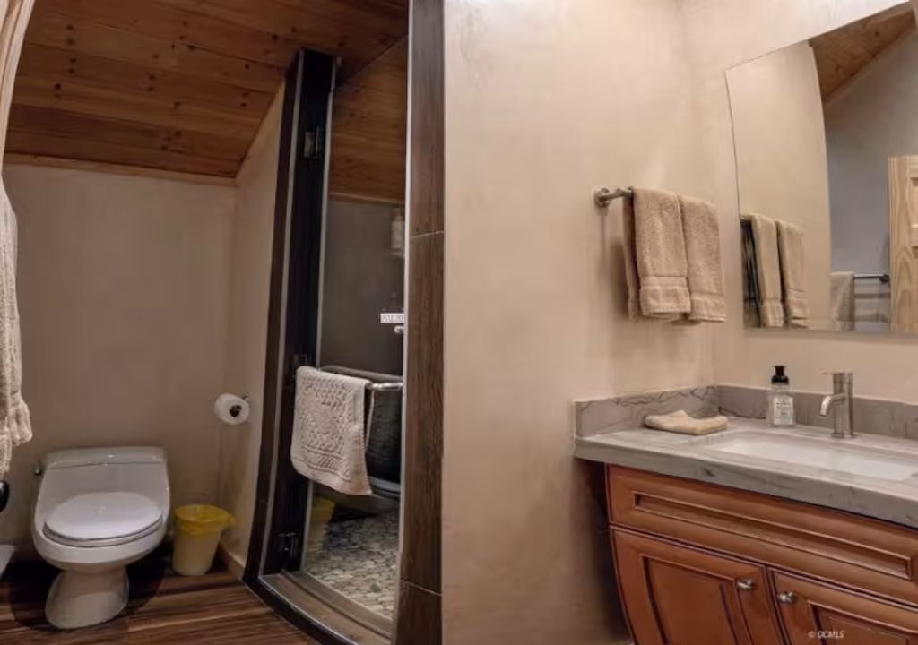 Photo of Bathroom in Meadow View Heights