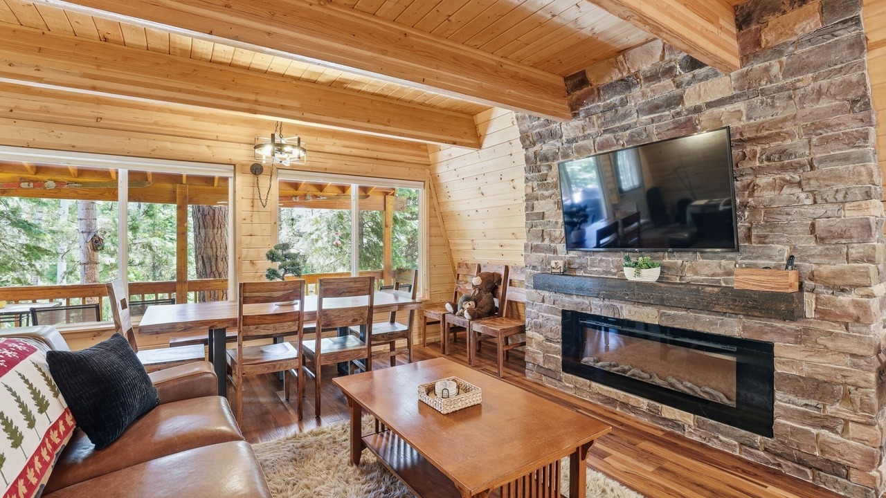 Photo of Livingroom in Meadow View Heights
