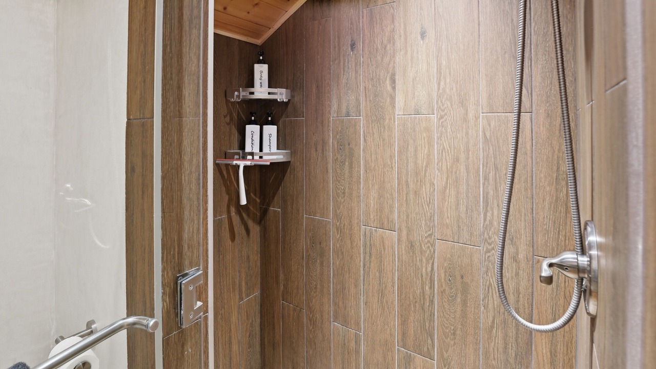 Photo of Bathroom in Meadow View Heights