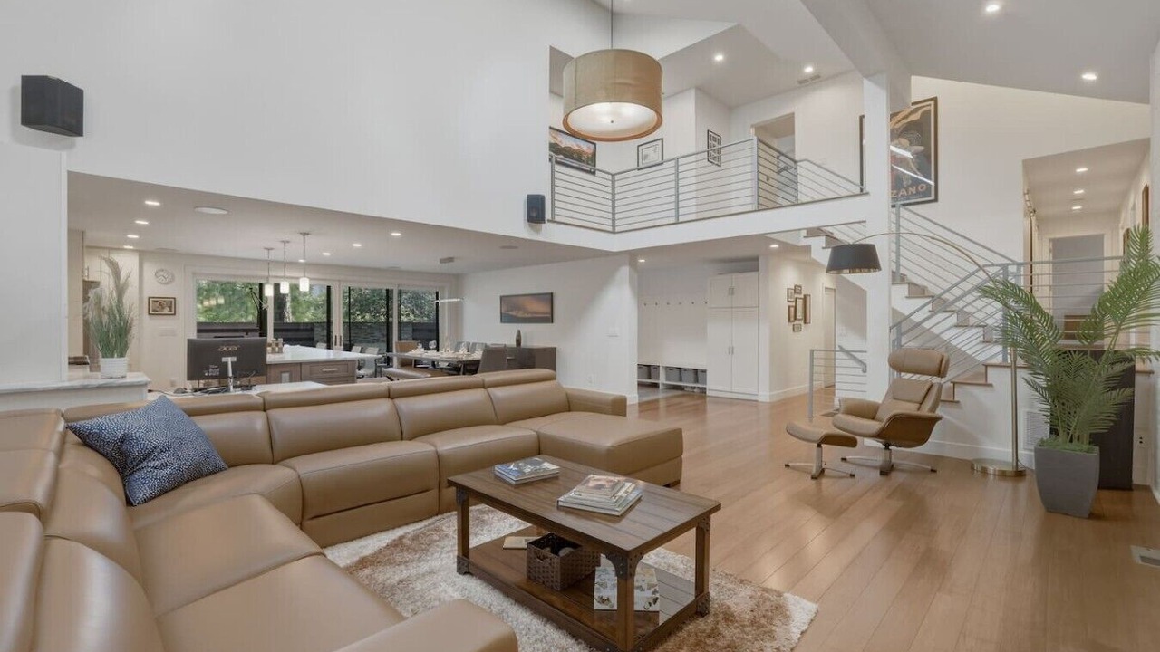 Photo of Livingroom in Winding Trail