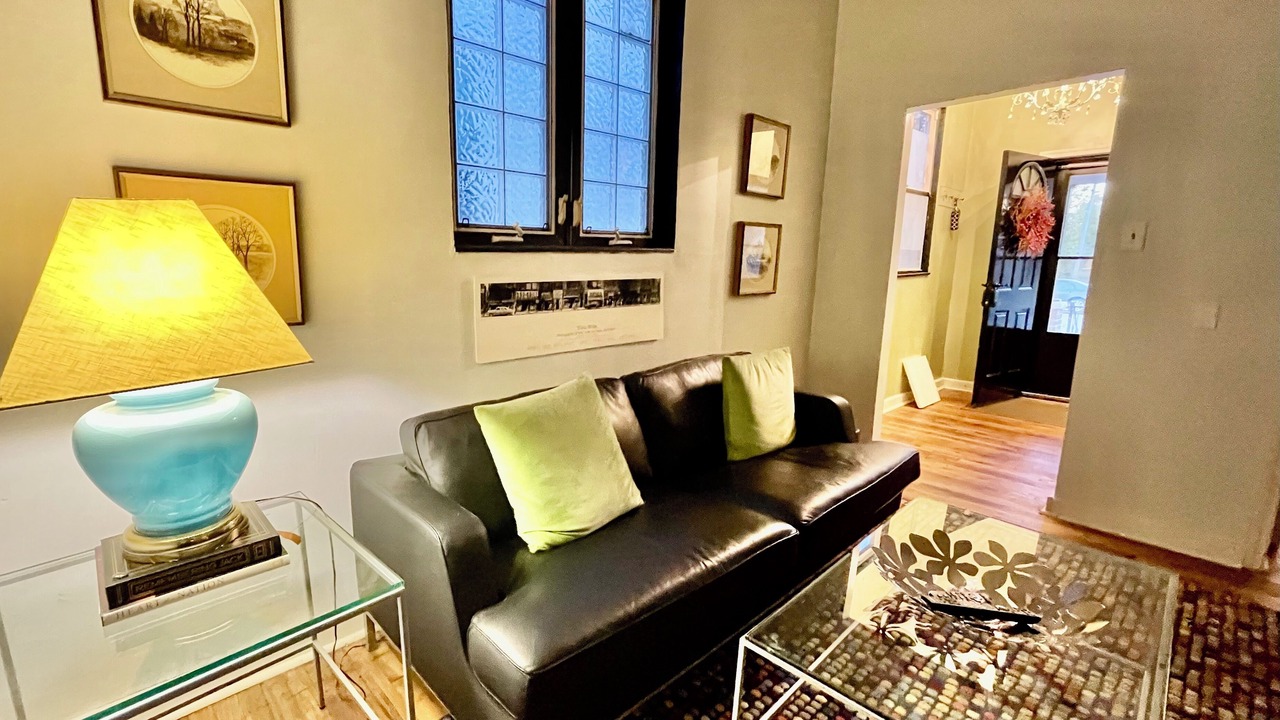 Photo of Livingroom in Shawnee Heights