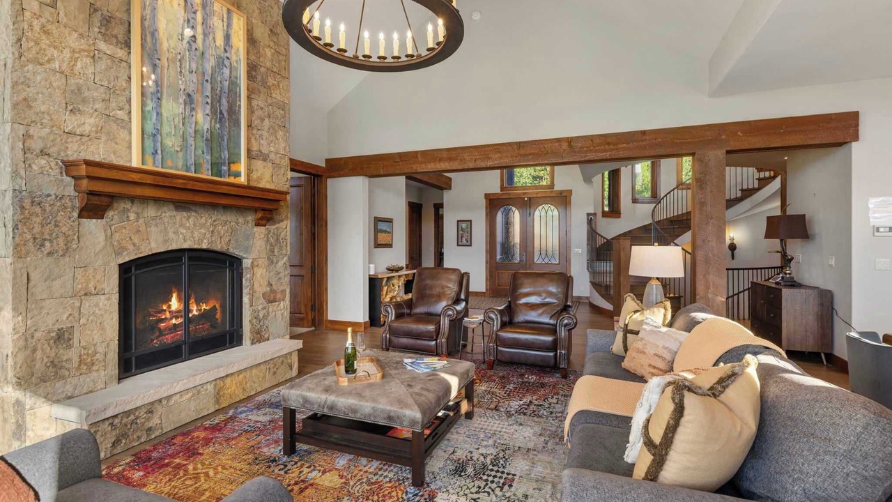 Photo of Livingroom in Three Peaks