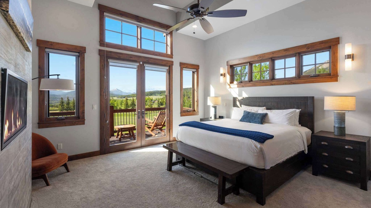 Photo of Bedroom in Three Peaks