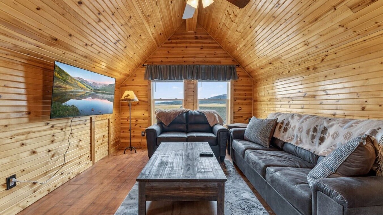 Photo of Bedroom in Michigan Hill