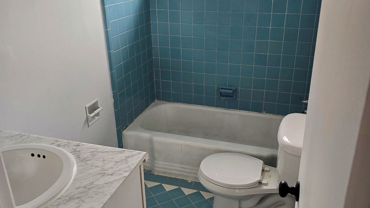 Photo of Bathroom in Joslyn Castle