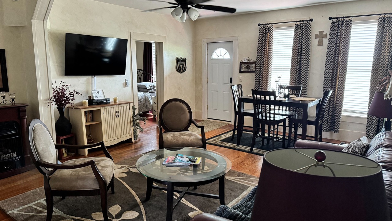 Photo of Livingroom in Lake City