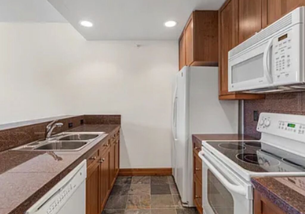 Photo of Kitchen in Fairmount On The River