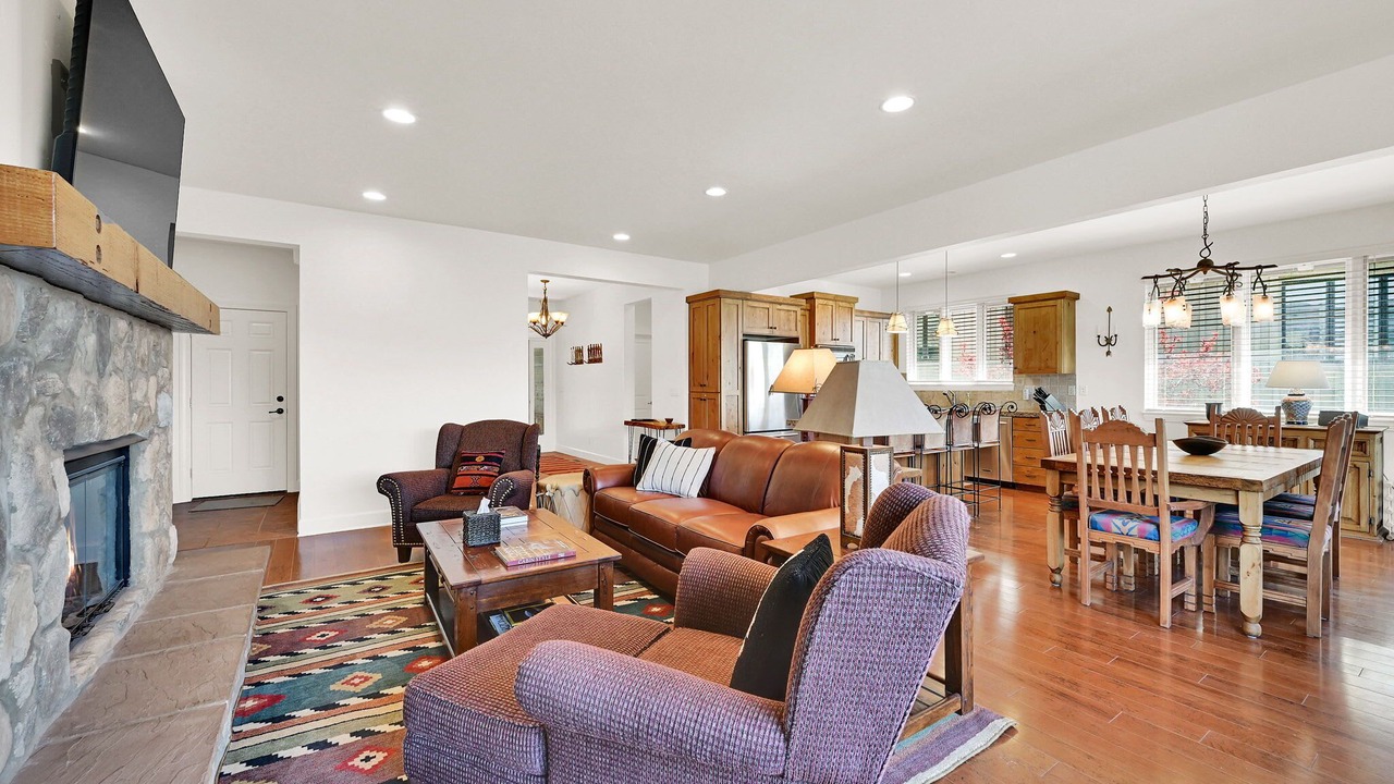 Photo of Livingroom in Eden
