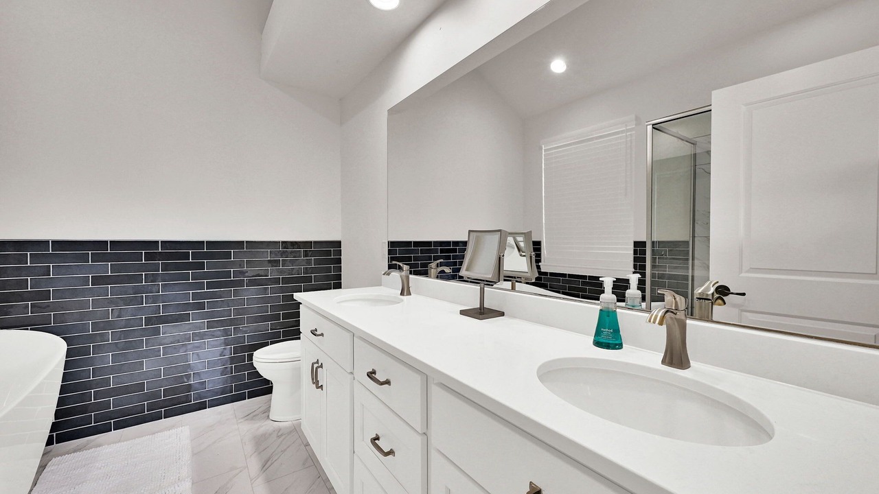 Photo of Bathroom in Eden