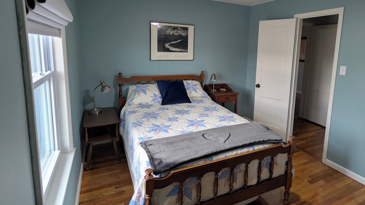 Photo of Bedroom in Lawrence