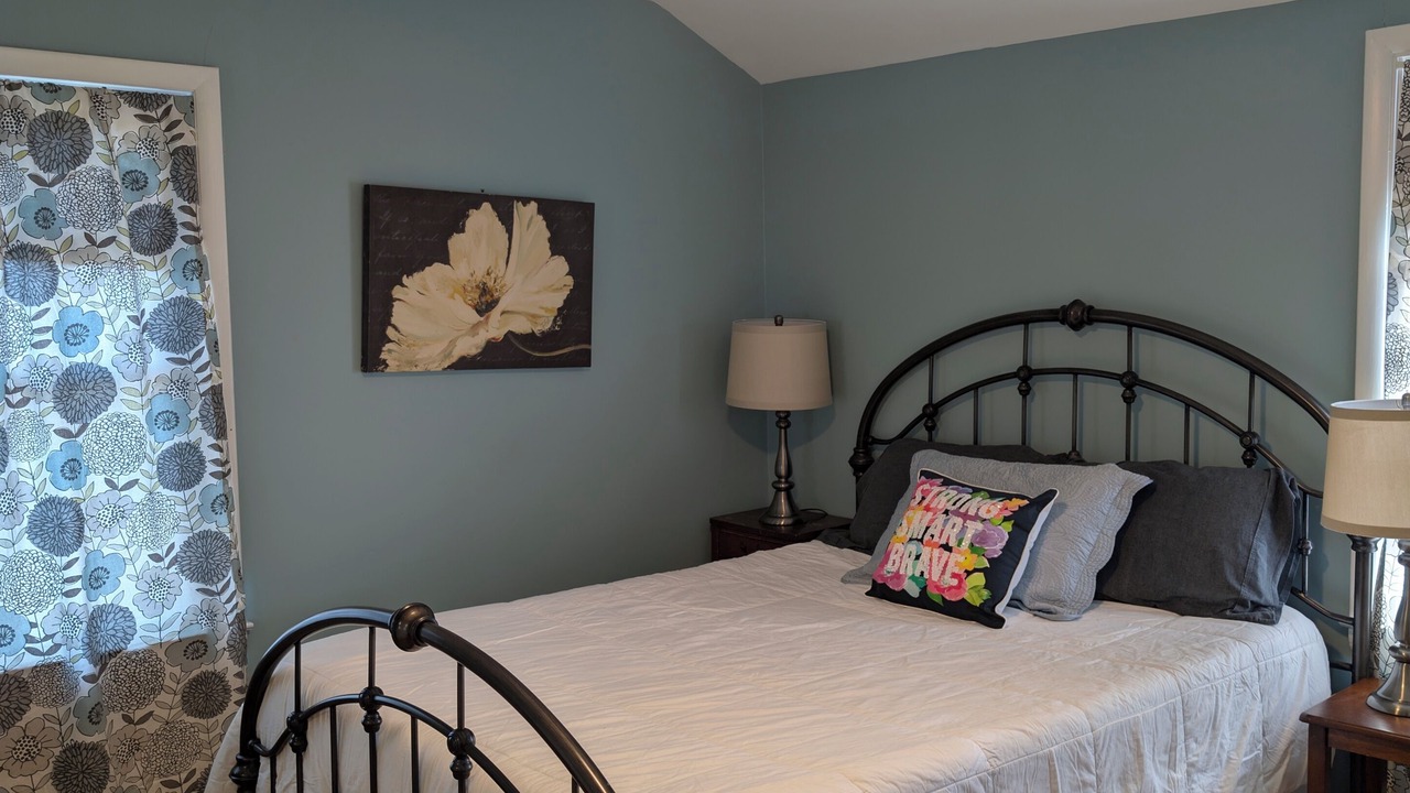 Photo of Bedroom in Lawrence