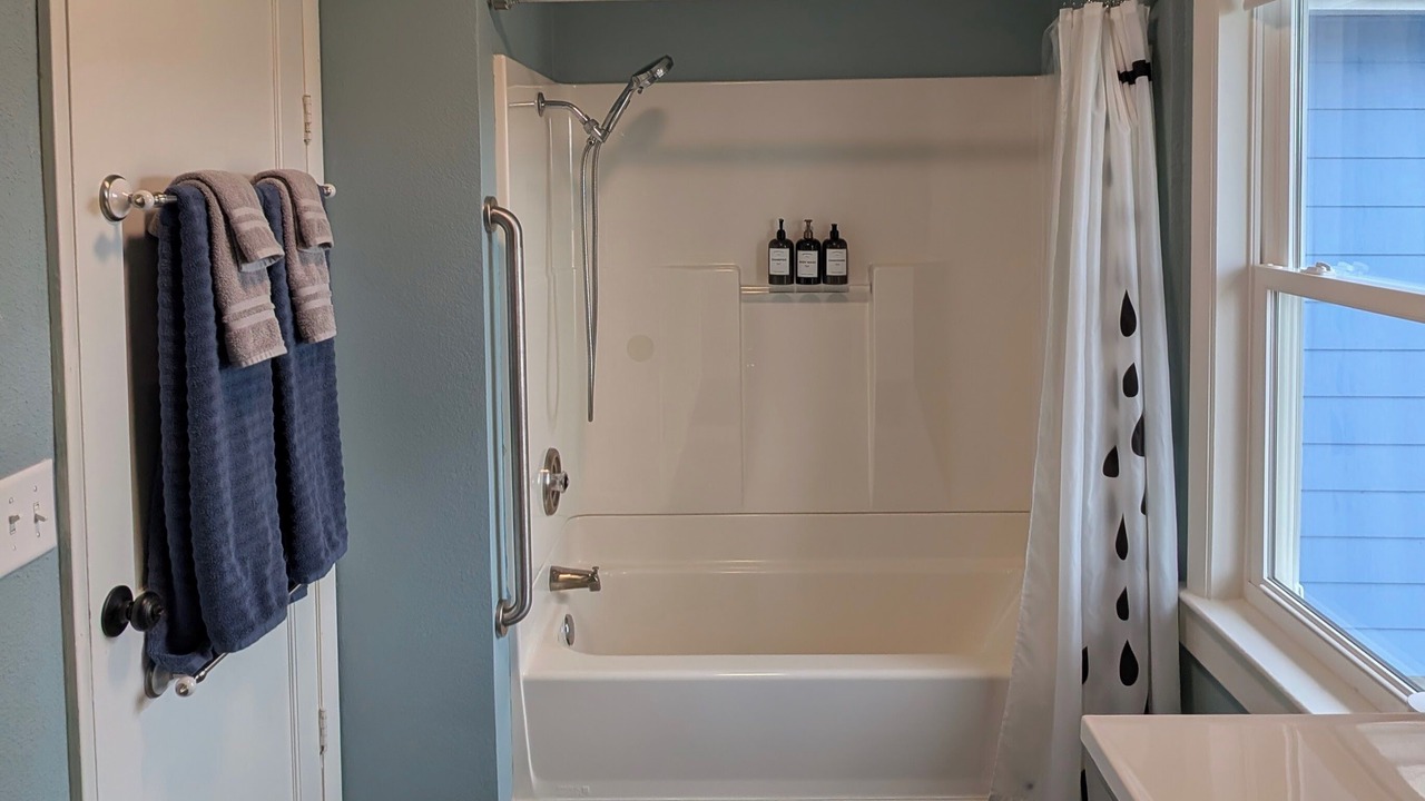 Photo of Bathroom in Lawrence