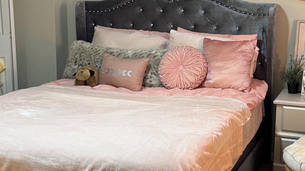 Photo of Bedroom in Lawrence