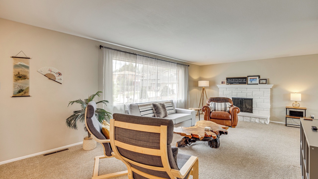 Photo of Livingroom in East Colorado Springs