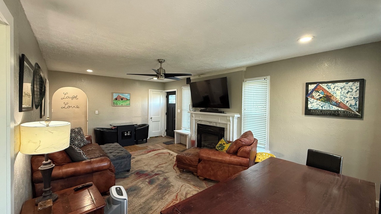 Photo of Livingroom in Lenexa